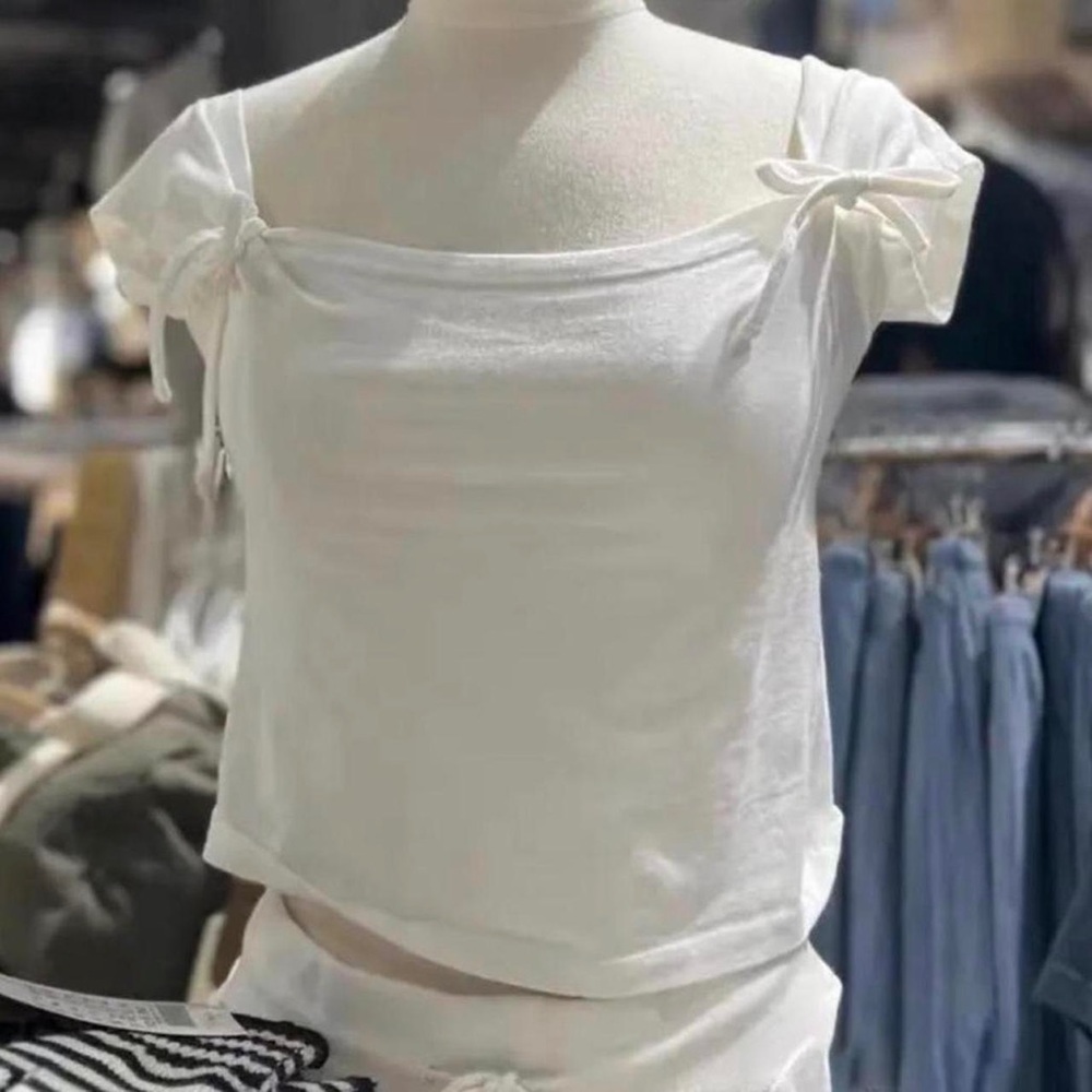 Brandy Melville white bow top
